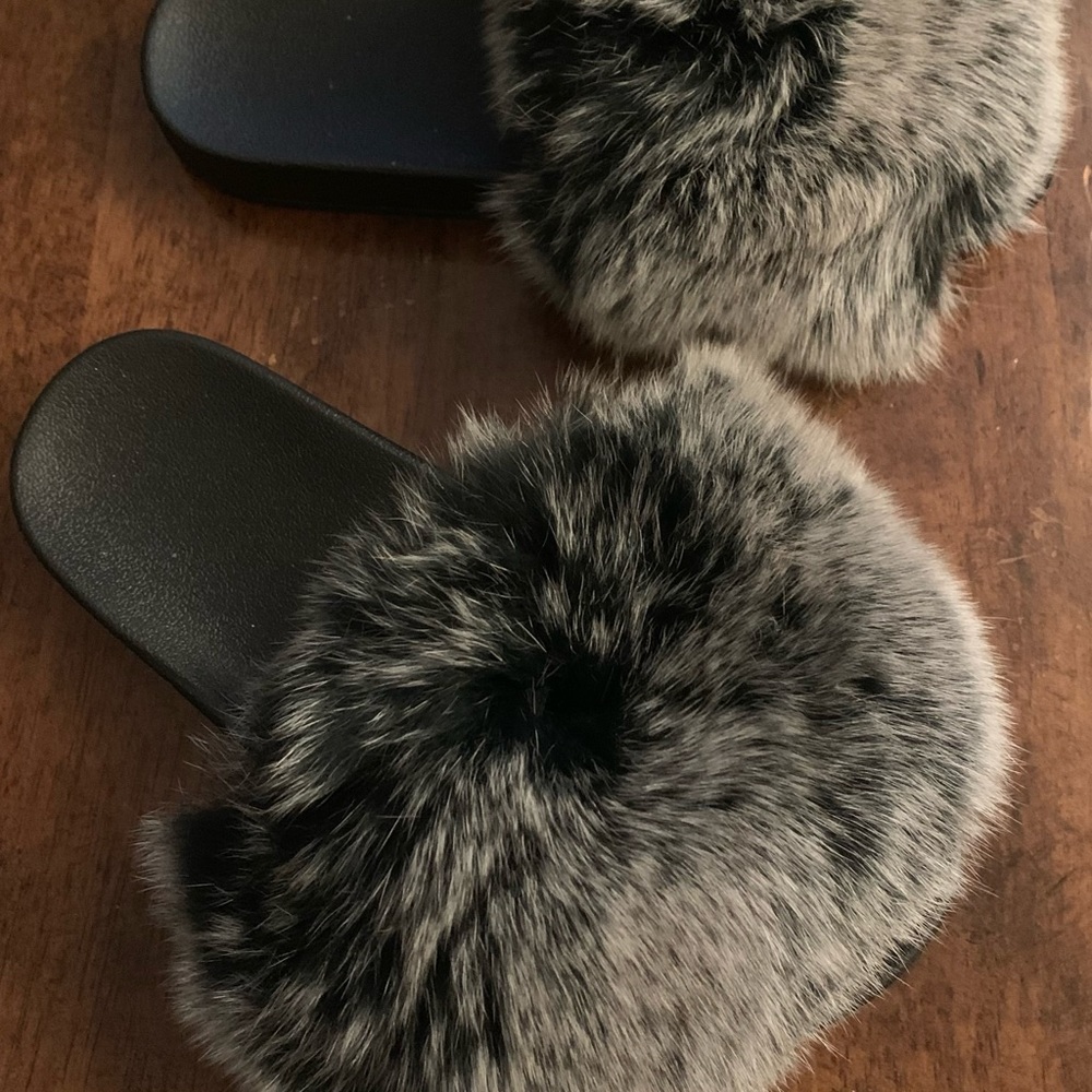 Big fur slides (New)